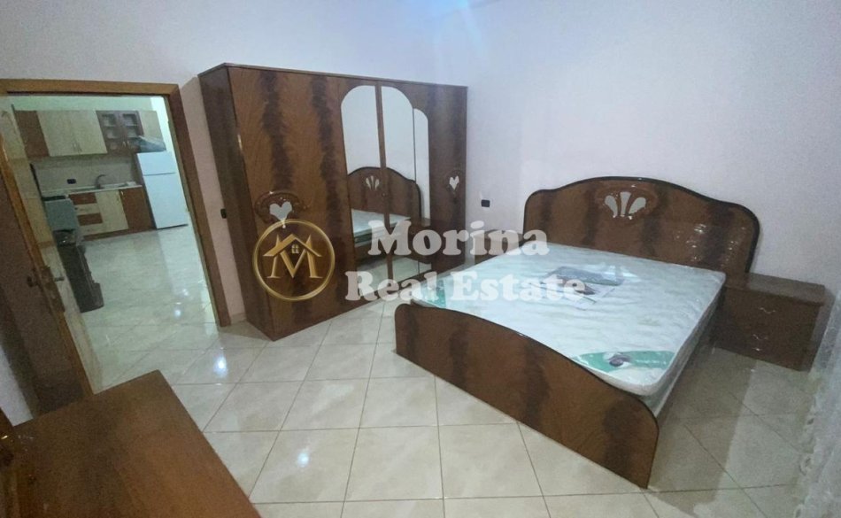 Tirane, jepet me qera shtepi 1+1 Kati 3, 65 m² 350 € (Bulevardi i Ri)