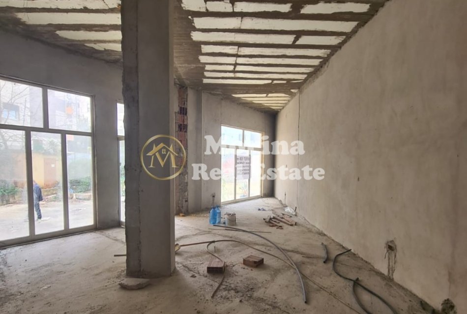 Tirane, shitet dyqan Kati 1, 120 m² 198.000 € (Liqeni i Thate)