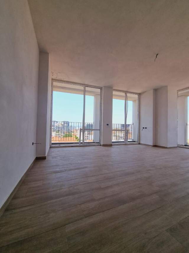 Tirane, shitet apartament Kati 5, 129 m² 206.000 Euro (Riza cerova)