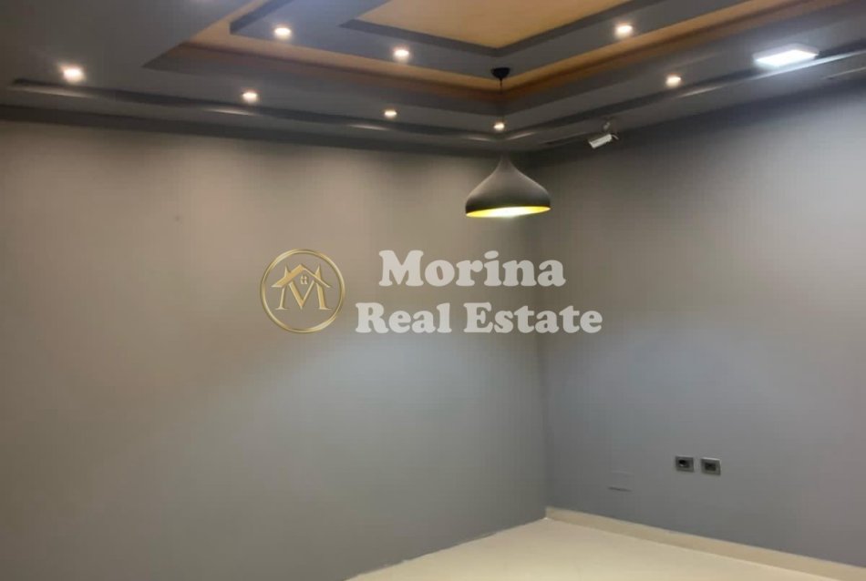 Tirane, shitet ambjent biznesi Kati 1, 32 m² 70.000 € (Pallati me Shigjeta)