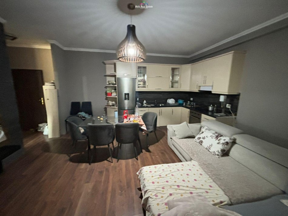 Tirane, jepet me qera apartament 2+1 Kati 2, 110 m² 600 € (rruga drritan hoxha)
