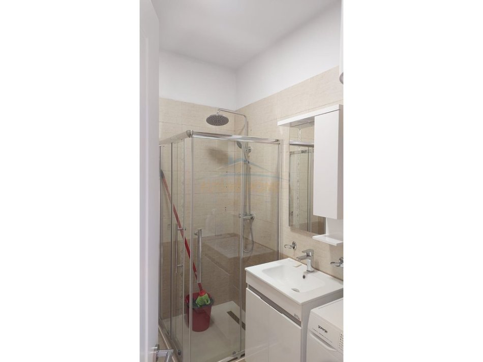 0683487469 Tirane, jepet me qera apartament 2+1+Ballkon Kati 5, 101 m² 750 € (Rruga Hoxha Tahsim)