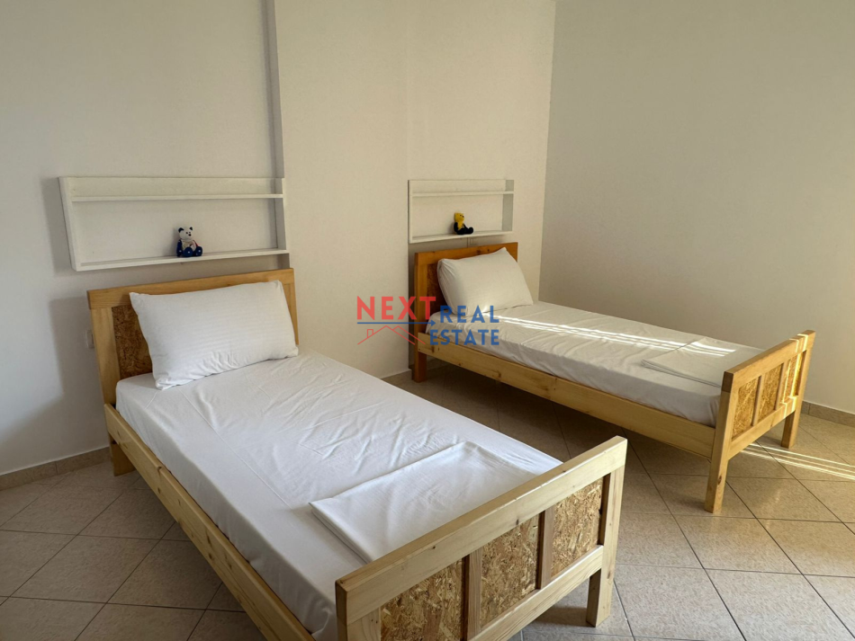 Vlore, jepet me qera apartament 2+1+Aneks+Ballkon Kati 4, 110 m² 500 € (GJERGJ ARANITI)