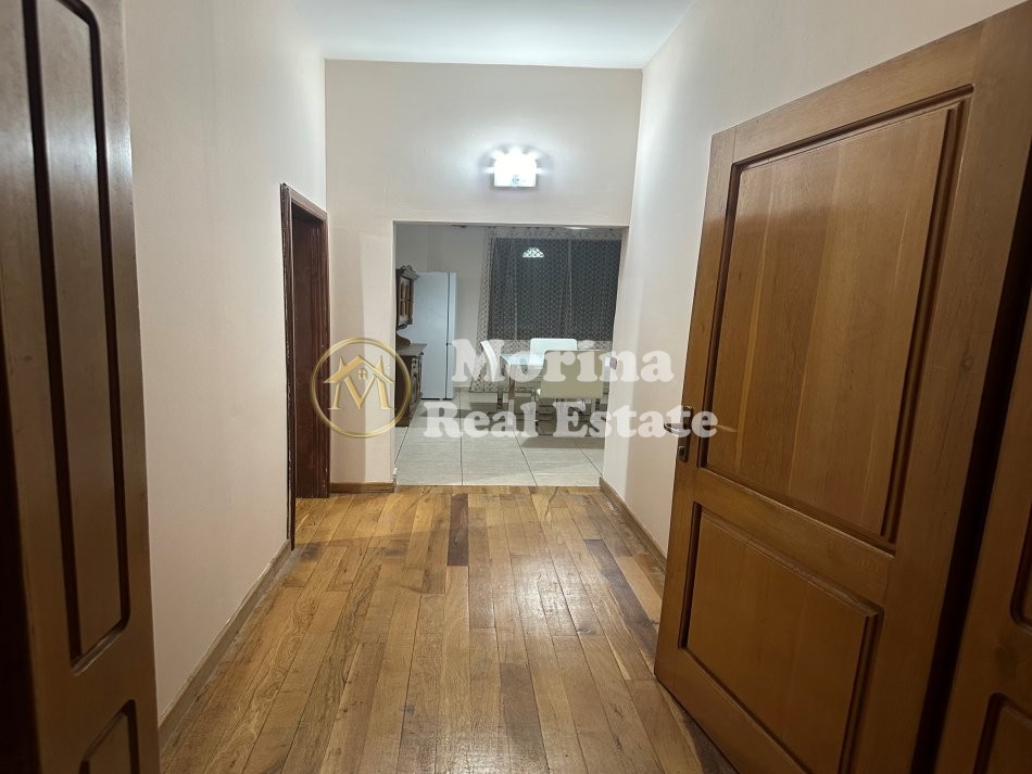 Tirane, jepet me qera shtepi 2+1 Kati 1, 85 m² 380 € Ali Demi