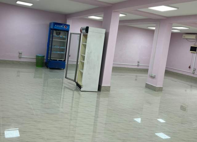 Tirane, jepet me qera ambjent biznesi Kati 0, 130 m² 800 Euro (shyqyri ishmi)