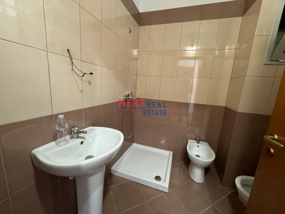 Vlore, shitet garsonier 1+1+Ballkon , 49 m² 77.000 € (PLAZH I VJETER)