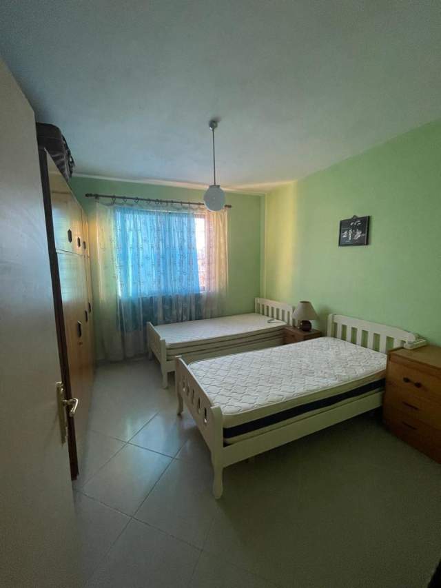 Tirane, jepet me qera apartament 2+1 Kati 5, 98 m² 310 Euro (rruga kongresi i manastirit)