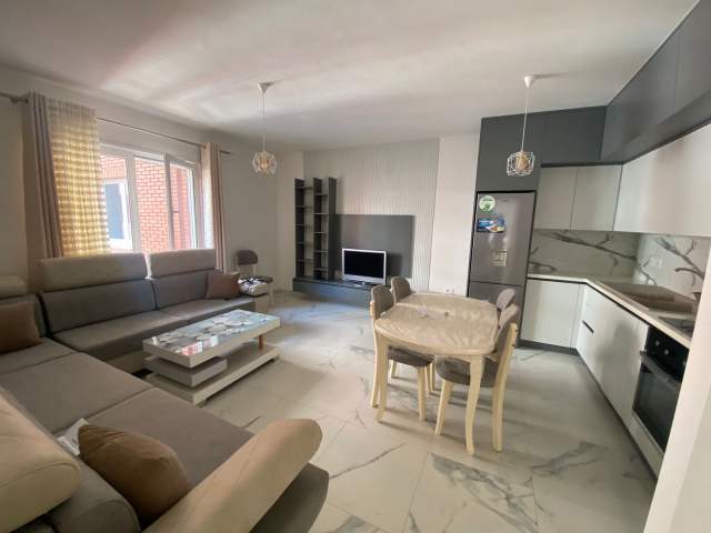 Tirane, ofert apartament Kati 3, 86 m² 450 Euro (sim com)