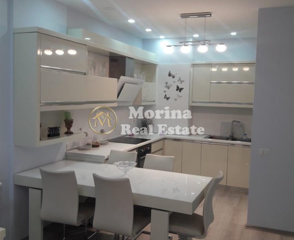 Tirane, jepet me qera apartament 2+1 Kati 6, 120 m² 1000 € (Selvia)