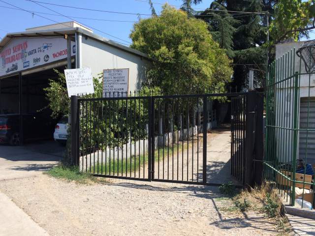 Tirane, jap me qera magazine Kati 0, 90 m² 35000 lek (Sheshi "Shqiponja", prane AMC, Laprake)