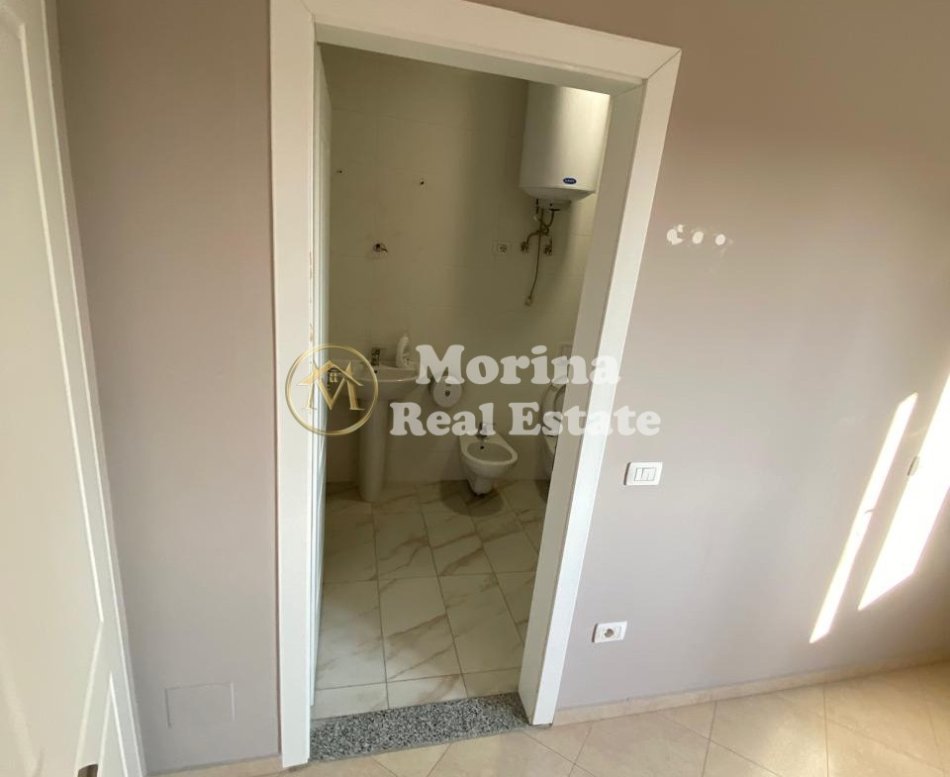 Tirane, jepet me qera apartament 3+1 Kati 2, 117 m² 500 € (5 Maji)