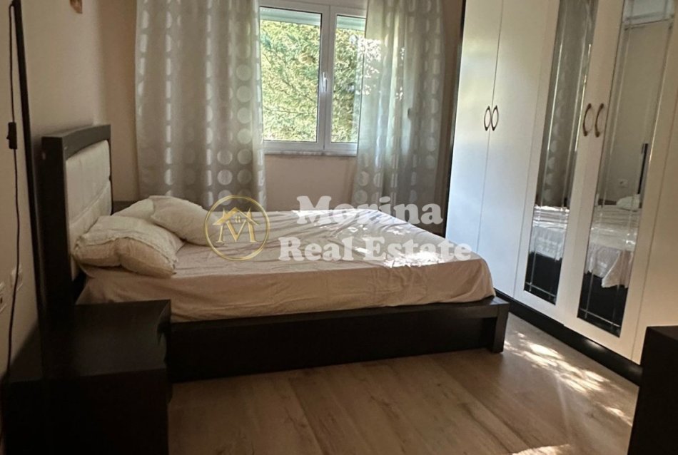 Tirane, jepet me qera apartament 2+1 Kati 2, 100 m² 650 € (Liqeni Thate)
