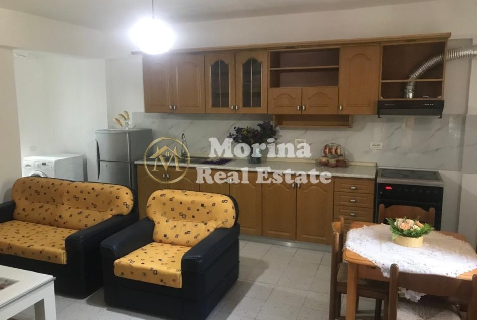 Tirane, jepet me qera shtepi 1+1 Kati 1, 60 m² 450 € (Laprake)