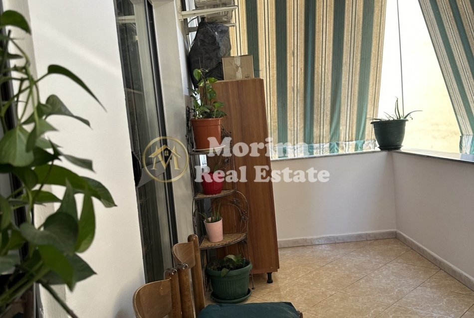 Tirane, jepet me qera apartament 2+1 Kati 4, 107 m² 650 € (Komuna Parisit)