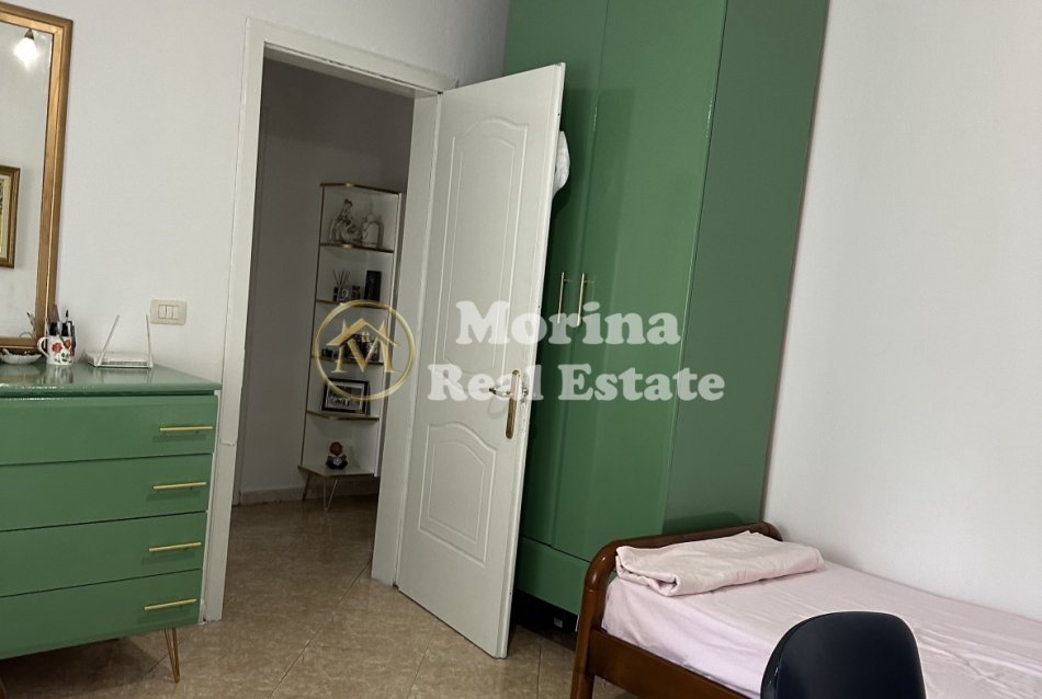 Tirane, jepet me qera apartament 2+1 Kati 4, 107 m² 650 € (Komuna Parisit)
