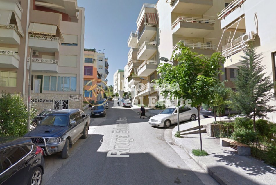 Tirane, shitet apartament 2+1+Ballkon Kati 4, 103 m² 230.000 € (Liqeni Artificial)
