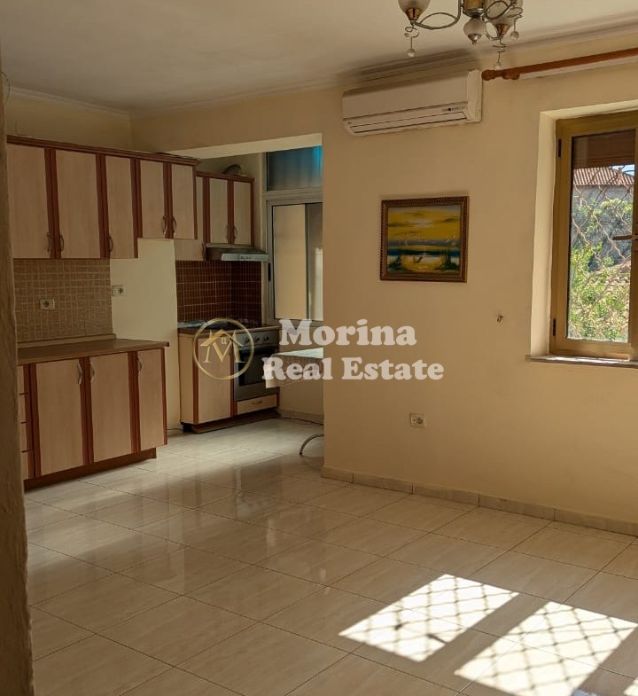 Tirane, shitet apartament 1+1 Kati 1, 56 m² 129.000 € (Rruga Mihal Grameno/Shkolles se Baletit)