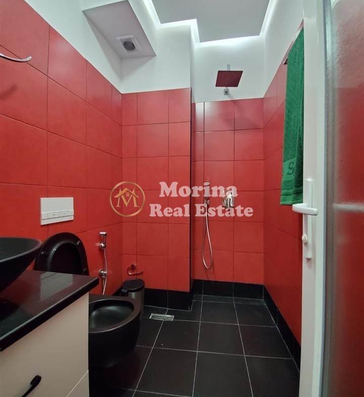Tirane, jepet me qera apartament 2+1 Kati 1, 100 m² 800 € (Rruga Dibres)