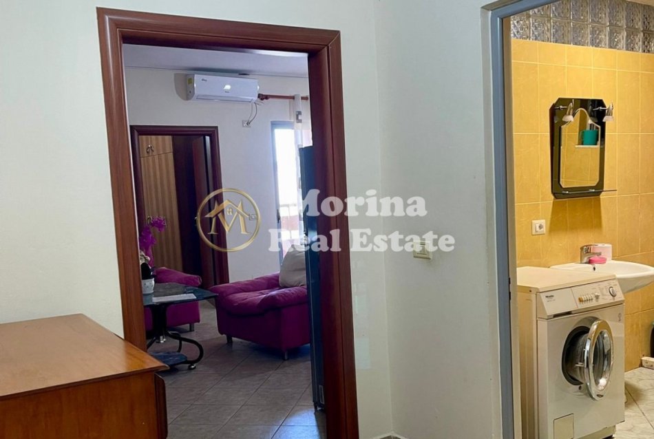 Tirane, jepet me qera apartament 1+1 Kati 3, 65 m² 420 € (Vasil Shanto)