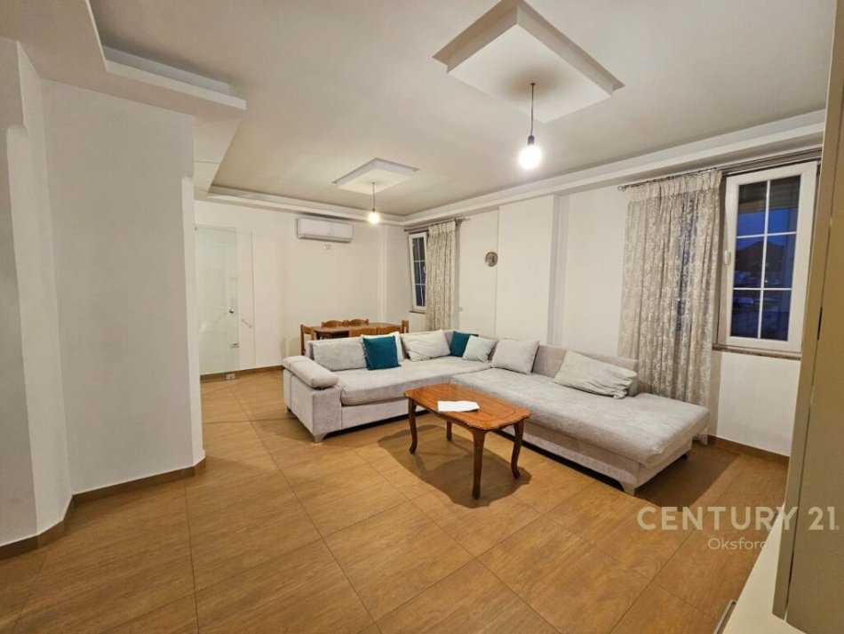 Apartament 2+1+2 ne Misto Mame Tirane 400 euro