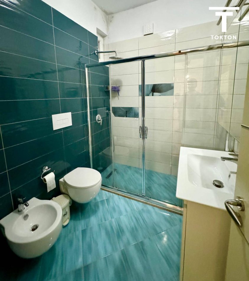 Tirane, shitet apartament 1+1 Kati 2, 70 m² 140.000 € (Kopshti Botanik) TT 1256