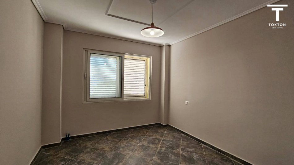 Tirane, shitet apartament 2+1 Kati 5, 122 m² 150.000 € (Oxhaku) TT 1308