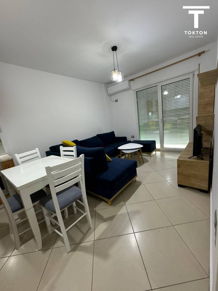 Tirane, jepet me qera apartament 1+1 Kati 3, 67 m² 450 € (Porcelan) TT 1322