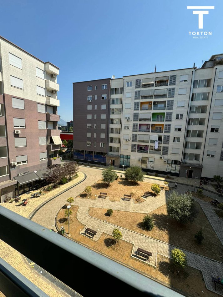 Tirane, jepet me qera apartament 1+1 Kati 3, 67 m² 450 € (Porcelan) TT 1322