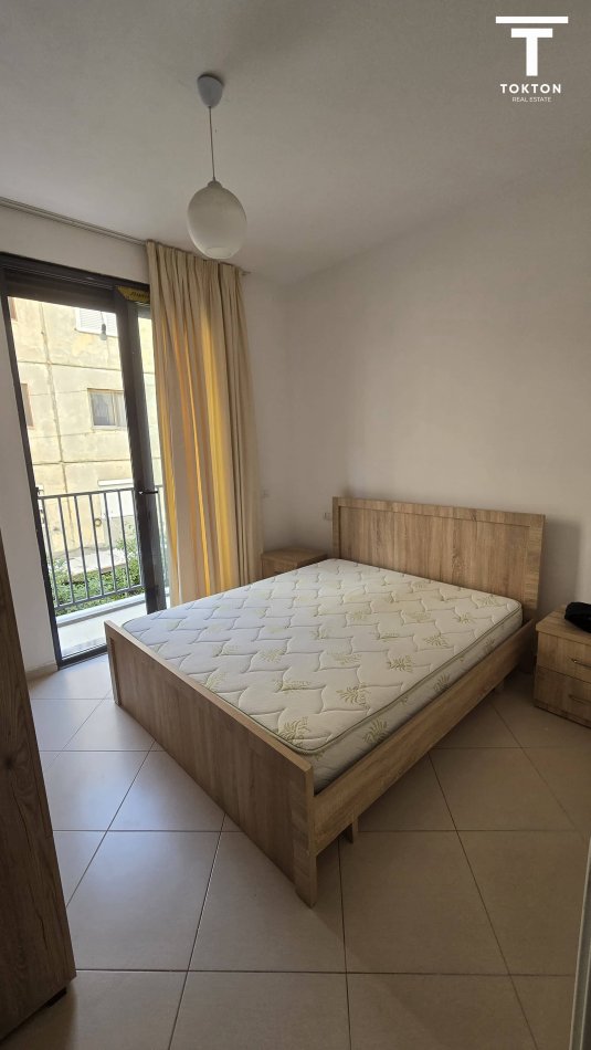 Tirane, jepet me qera apartament 1+1 Kati 1, 58 m² 350 € (Oxhak) TT 1067