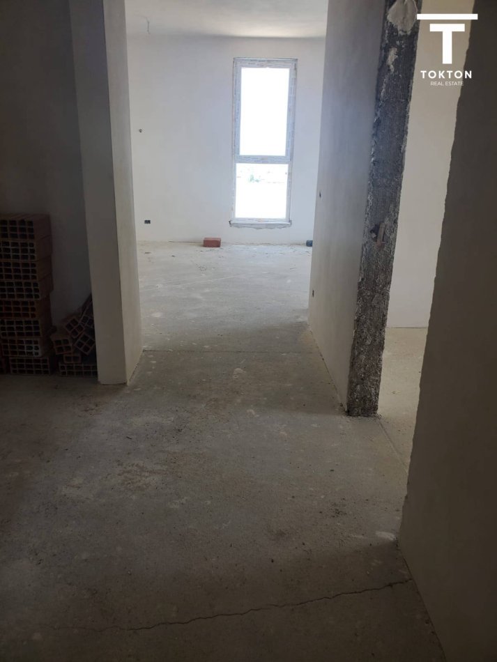 Tirane, shitet 2+1+Ballkon Kati 8, 124 m² (Univers City)