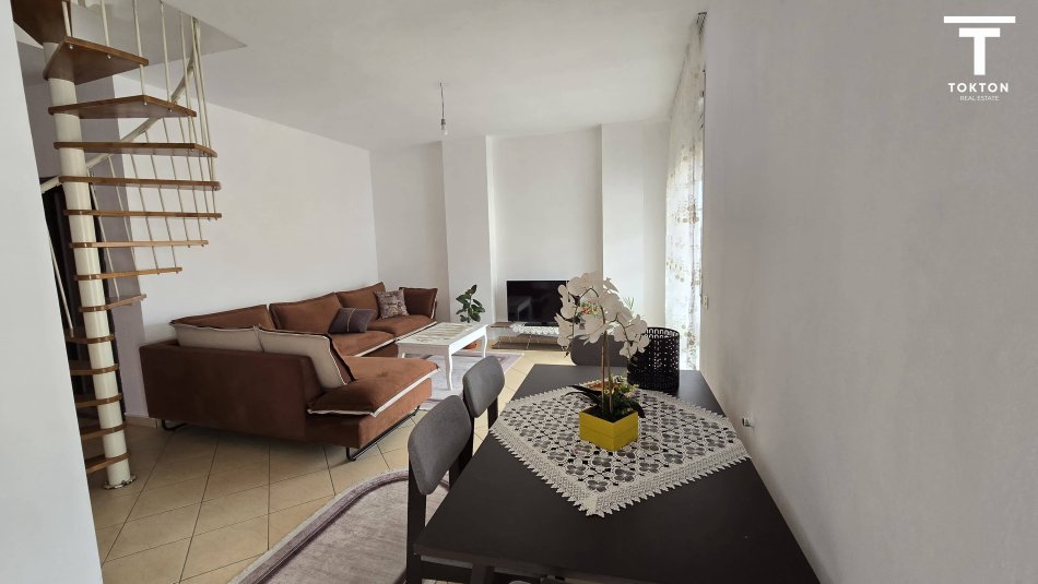 Tirane, jepet me qera apartament 2+1 Kati 5, 75 m² 400 € (Rruga e Dajtit) TT 1049