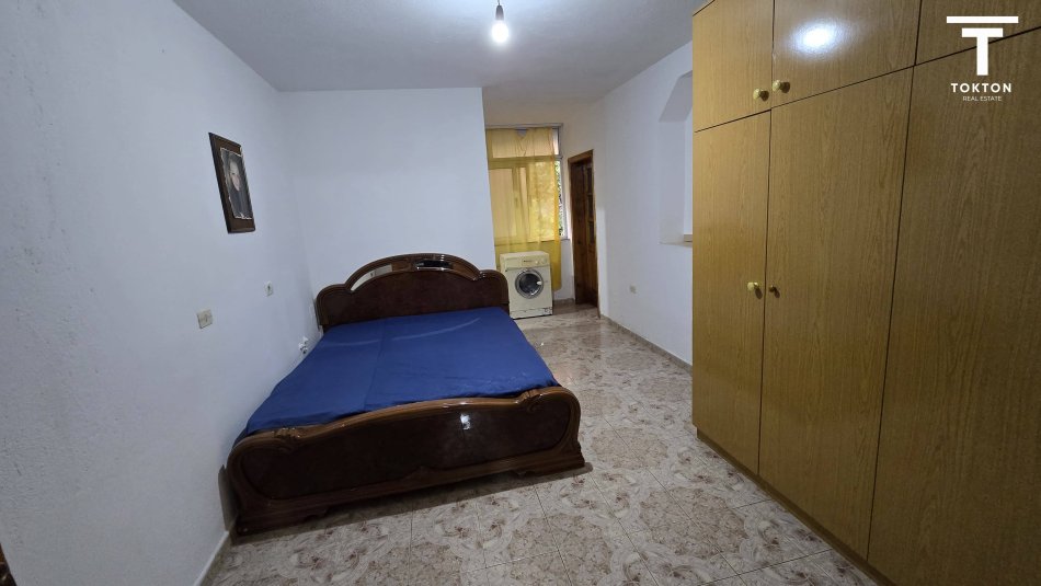 Tirane, jepet me qera apartament 1+1 Kati 2, 50 m² 300 € (Oxhaku) TT 1052