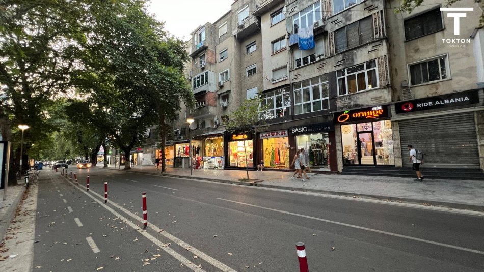 Tirane, jepet me qera Kati 1, 75 m² 1.200 € (Myslym Shyri)