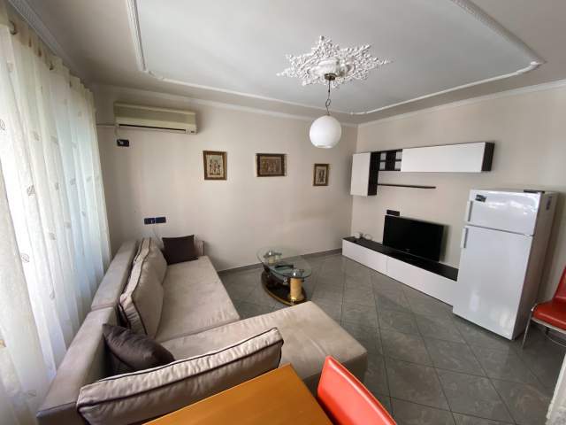Myslym Shyri Qera500 euro, 60 m² (prane gjimnazit Faik Konica)