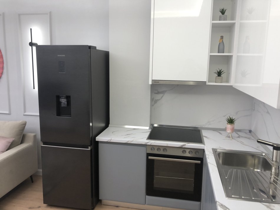 Tirane, Apartament per#Shitje (Qendra Kristal)