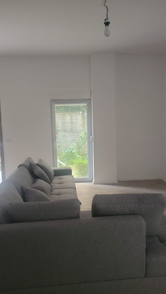 Durres, shitet apartament 1+1 Kati 0, 54 m² 95.000 € (Shkembi Kavajes)