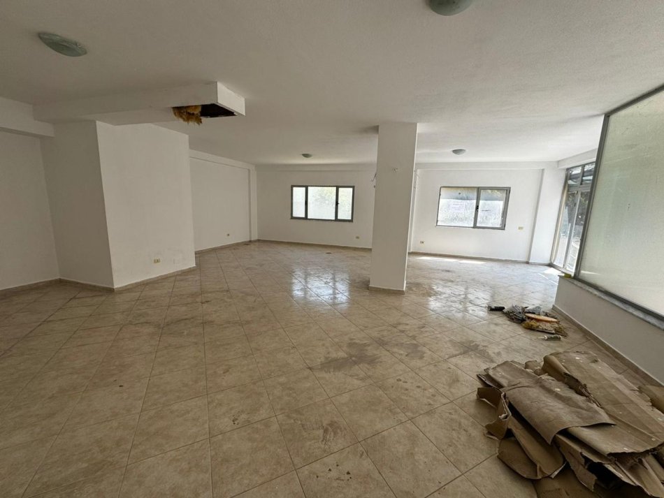 Durres, shitet ambjent biznesi Kati 0, 117 m² (Plazh, Durres)