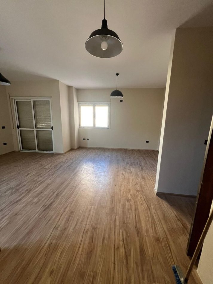 Durres, shitet apartament 2+1+Ballkon Kati 4, 100 m² 120.000 € (Plazh, Durres)