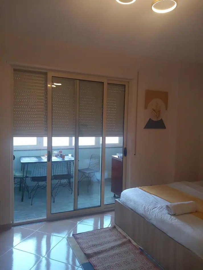 Durres, jepet me qera garsonier 1+1 Kati 3, 42 m² 250 € (Rrota Kuqe, Plazh)
