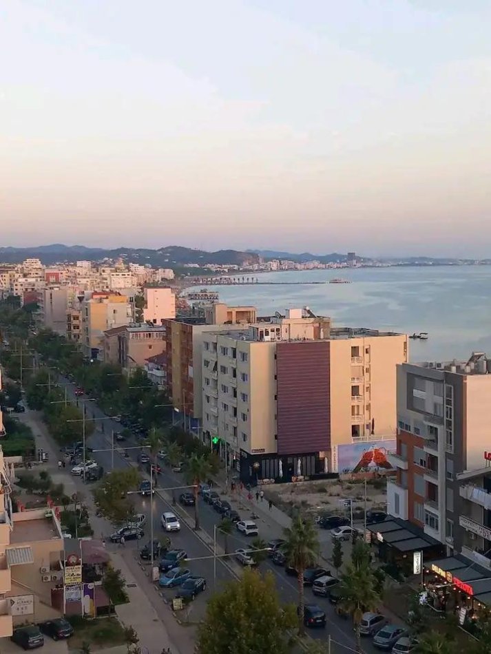 Durres, jepet me qera garsonier 1+1 Kati 3, 42 m² 250 € (Rrota Kuqe, Plazh)