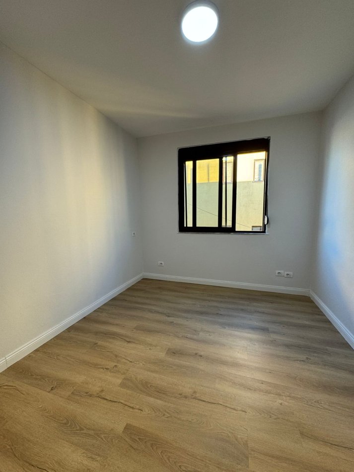 Durres, shitet apartament 1+1 Kati 4, 45.5 m² 65.000 € (Iliria, Plazh)