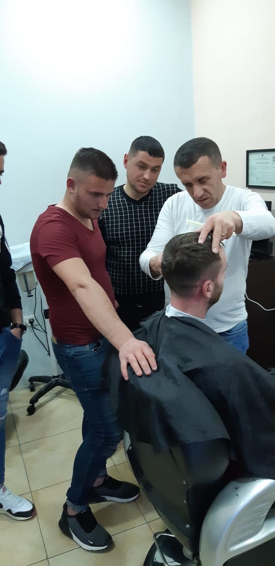 Ofrojme kurse per berber.