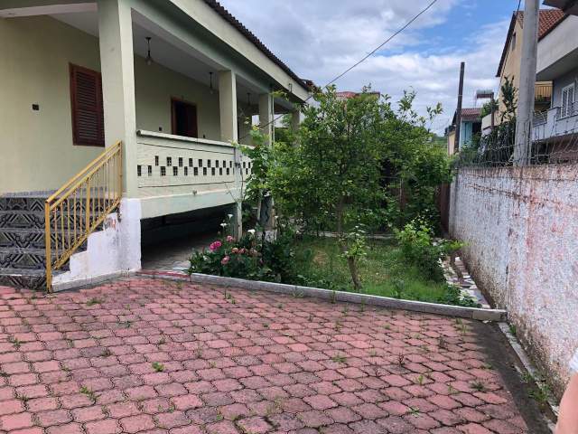 Tirane, shes shtepi 3+1+A+BLK Kati 0, 189 m² 195.000 Euro (Kodra Priftit)