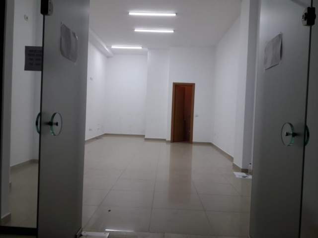 Tirane, shes dyqan Kati 1, 47 m² 3700 Euro/m2 Rr Fortuzi