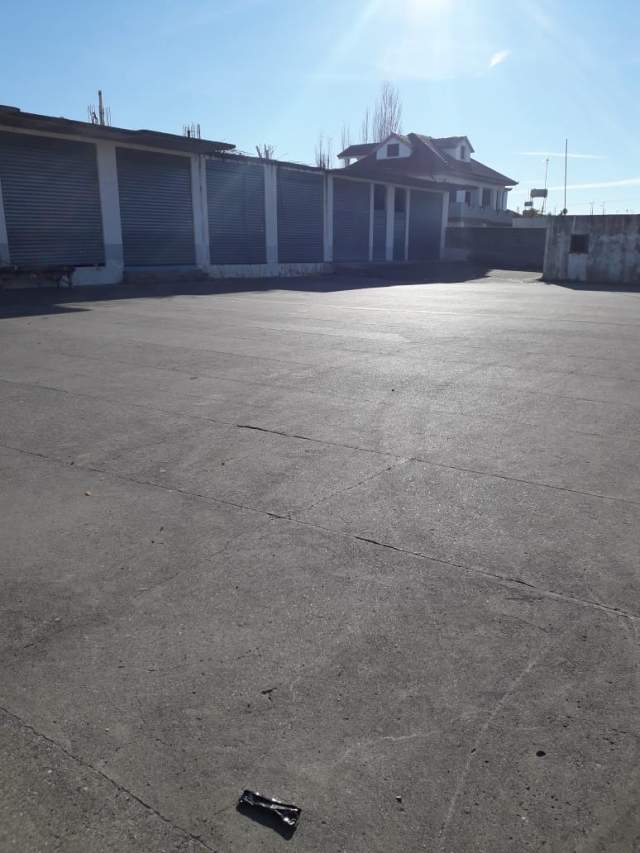 Divjake, shitet magazine Kati 0, 730 m² 300.000 Euro (rruga e Divjakes)