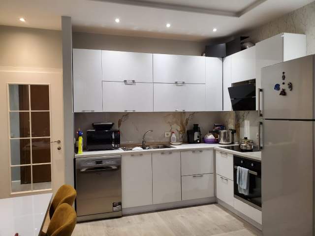Tirane, shes apartament  te mobiluar investuar 2+1+BLK 154.000 Euro ( afer Big Market mbi unaze)