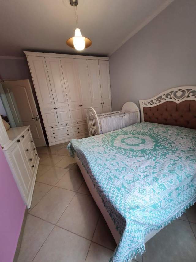 TIrane, shitet apartament 2+1+2 kati 3, 88.000 euro (Fresk)