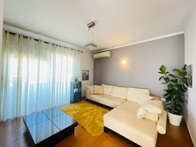 Tirane, jap me qera apartament 500 Euro