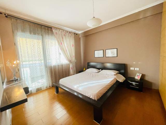 Tirane, jap me qera apartament 500 Euro