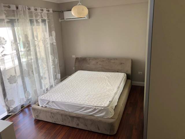 Tirane, Apartament 2+1+2 me qira Liqeni i Thate